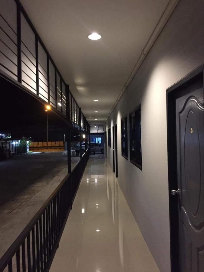 Room62 Lom Sak Екстер'єр фото